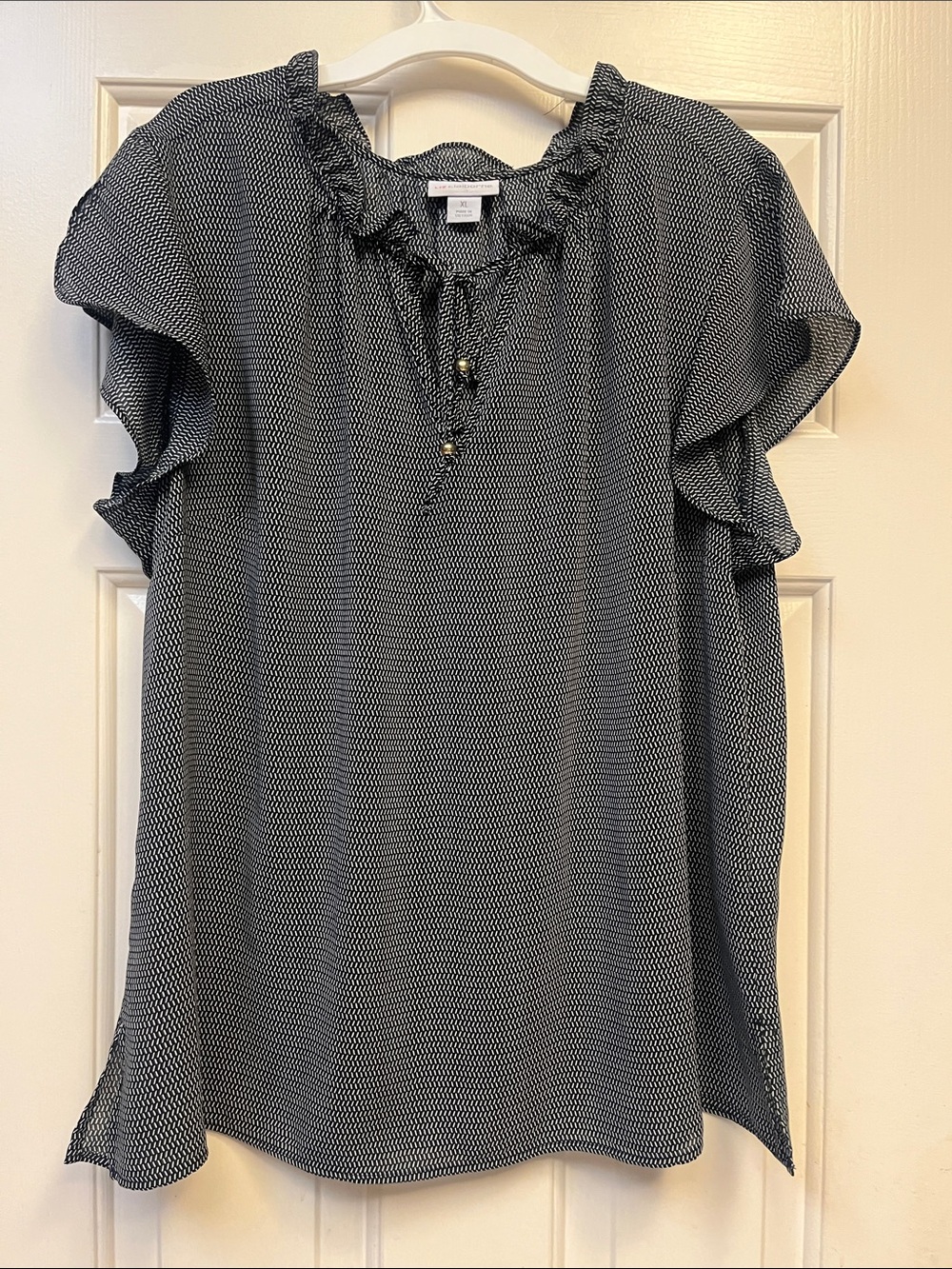 Liz Claiborne Black & White Ruffle Sleeve Blouse XL NWOT